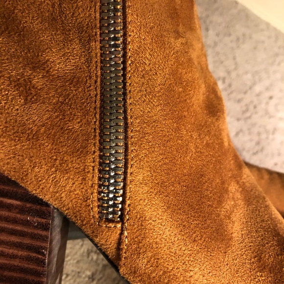 EUC Nine West Double Zip Suede Ankle Boots 9 - Picture 1 of 14